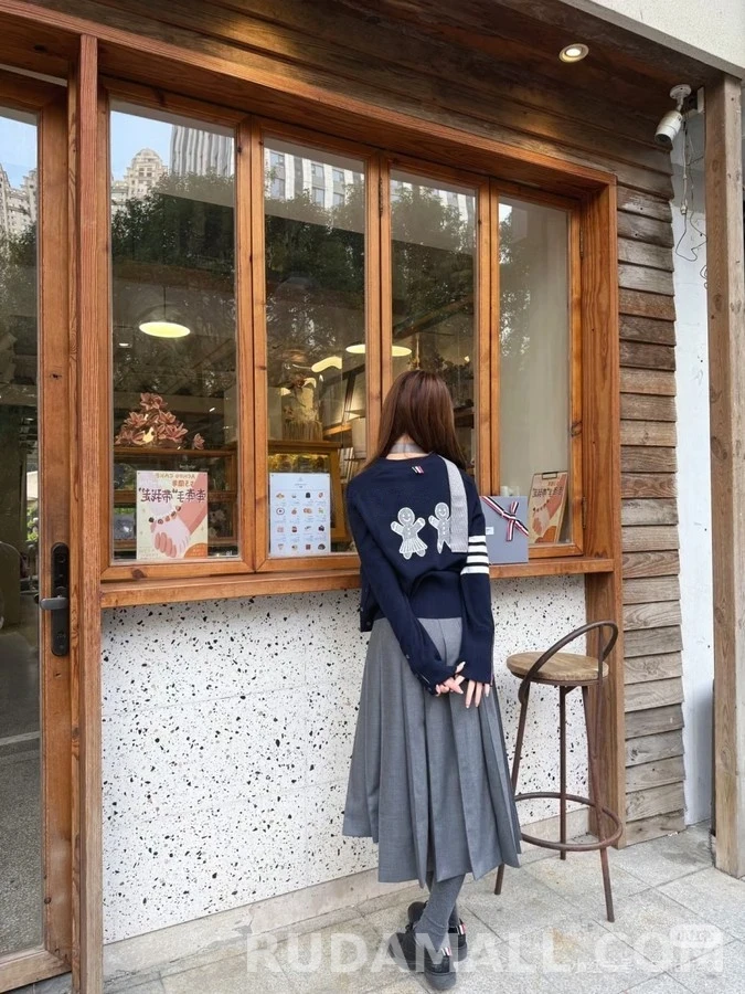 톰브라운 톰브라운 진저브레드 니트 스웨터 상세 이미지