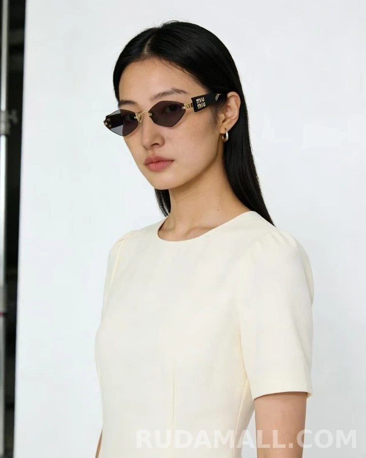 미우미우 미우미우 무테 다이아몬드 쉐입 선글라스 상세 이미지