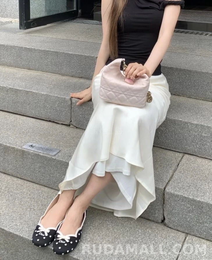 디올 디올 물방울무늬 리본 발레리나 플랫 상세 이미지