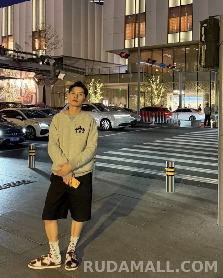 크롬하츠 크롬하츠 CH 로고 자수 맨투맨 상세 이미지
