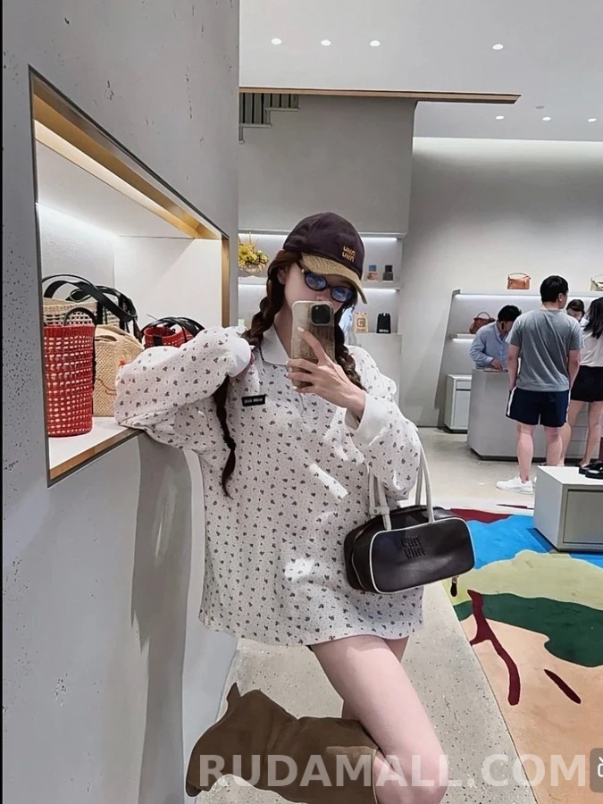 미우미우 미우미우 플라워 와플 폴로 긴팔 티셔츠 상세 이미지