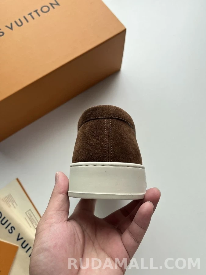 루이비통 루이비통 메탈 버클 스웨이드 로퍼 상세 이미지