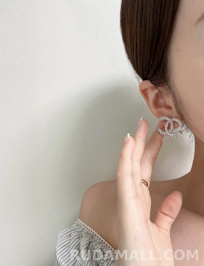 샤넬 샤넬 더블 C 파베 이어링 상세 이미지