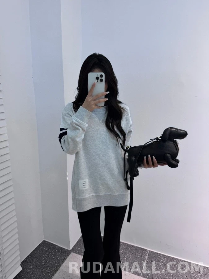 톰브라운 톰브라운 4선 맨투맨 상세 이미지