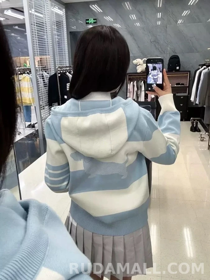 톰브라운 톰브라운 스트라이프 독 자카드 후드 집업 상세 이미지