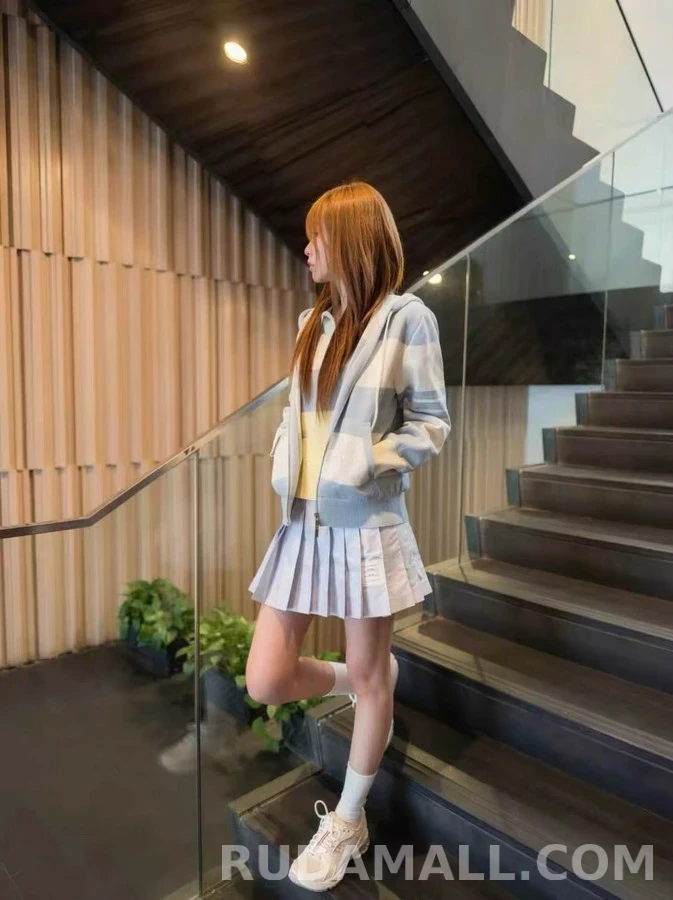 톰브라운 톰브라운 스트라이프 독 자카드 후드 집업 상세 이미지