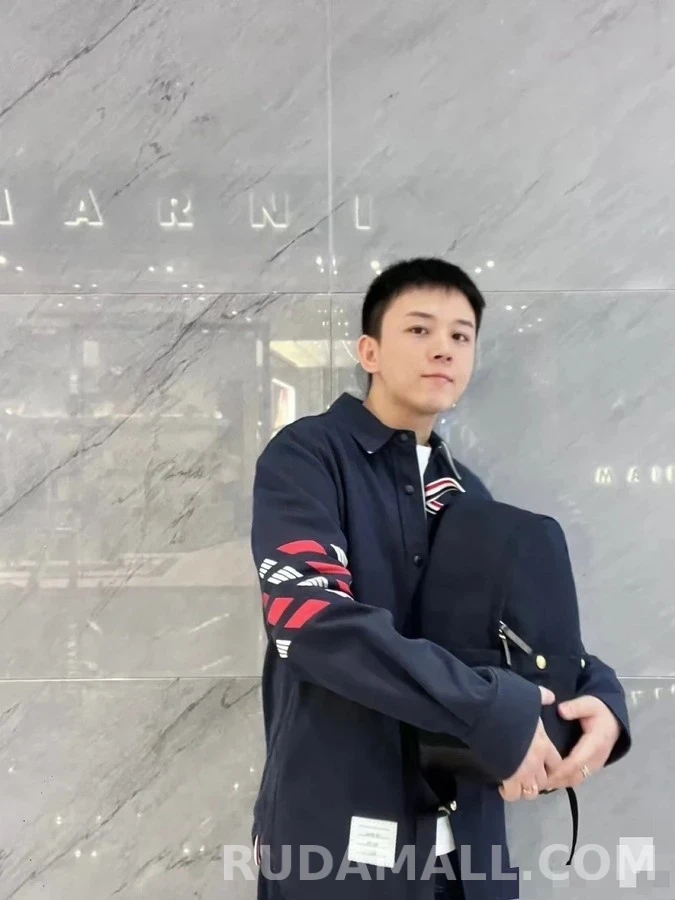 톰브라운 톰브라운 4바 스트라이프 셔츠 상세 이미지