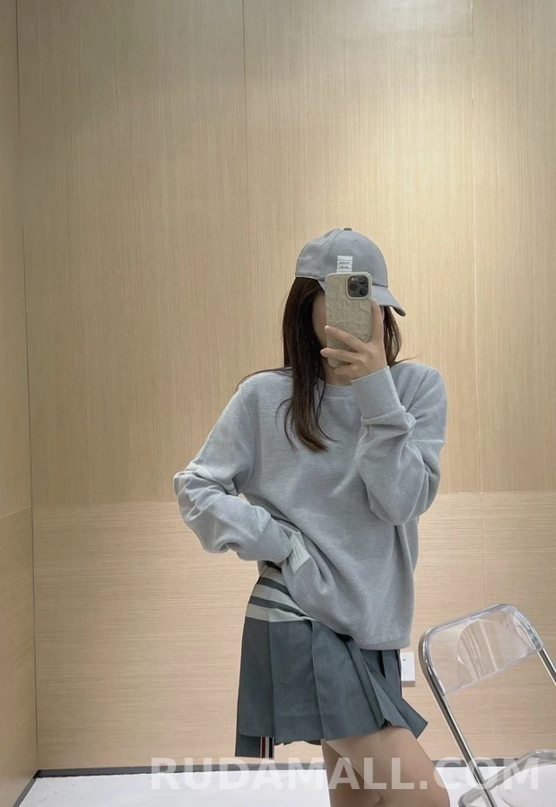 톰브라운 톰브라운 삼선 맨투맨 상세 이미지