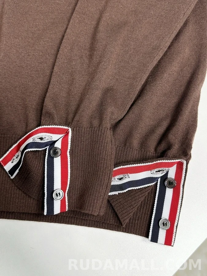 톰브라운 톰브라운 스트라이프 버튼 니트 상세 이미지