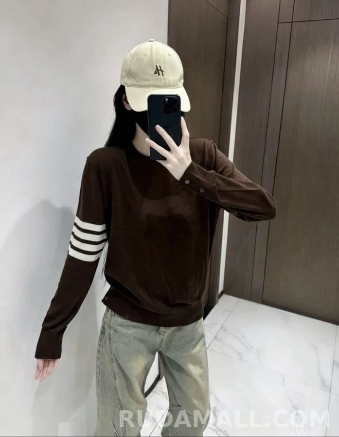 톰브라운 톰브라운 스트라이프 버튼 니트 상세 이미지