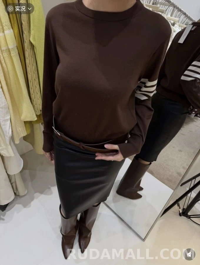 톰브라운 톰브라운 스트라이프 버튼 니트 상세 이미지