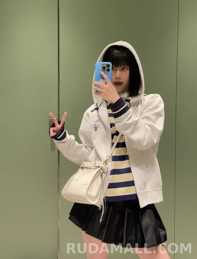 프라다 프라다 복고 휘장 후드 집업 상세 이미지