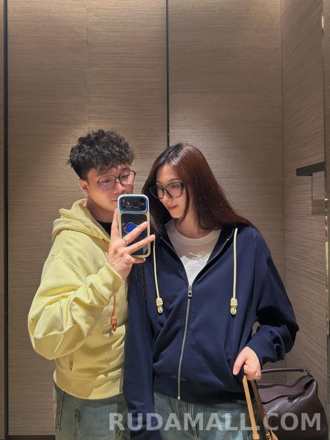 로에베 로에베 플라멩코 배색 드로스트링 후드 집업 상세 이미지