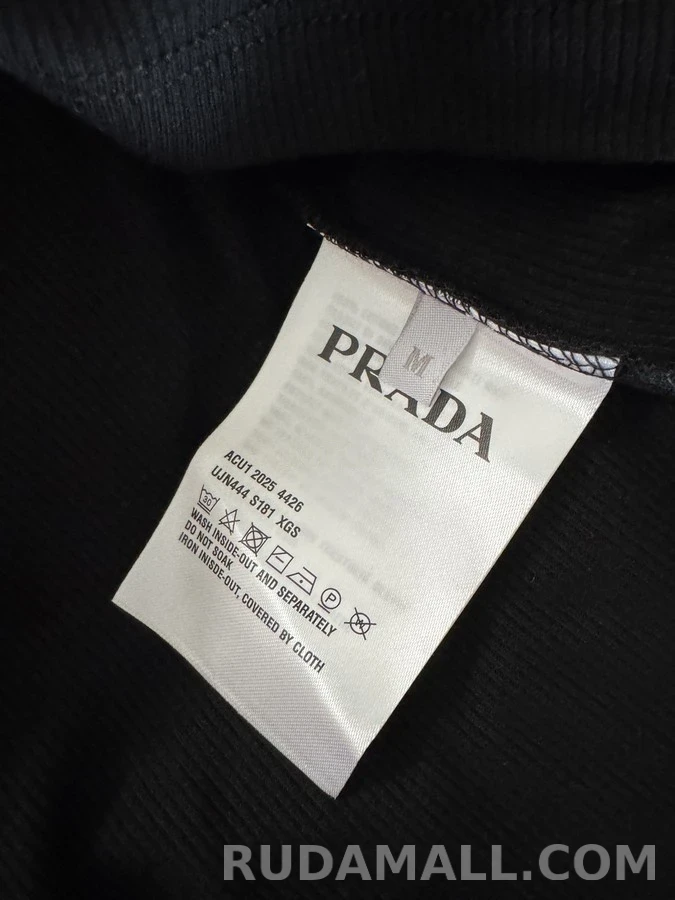 프라다 프라다 레터링 로고 긴팔 티셔츠 블랙 상세 이미지
