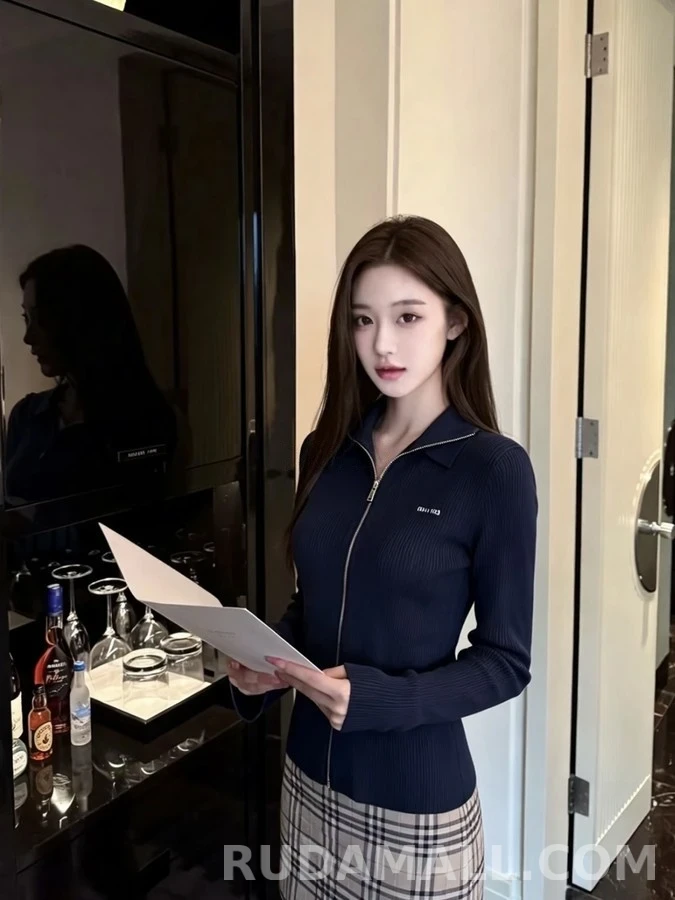 미우미우 미우미우 로고 립 하이넥 집업 가디건 상세 이미지