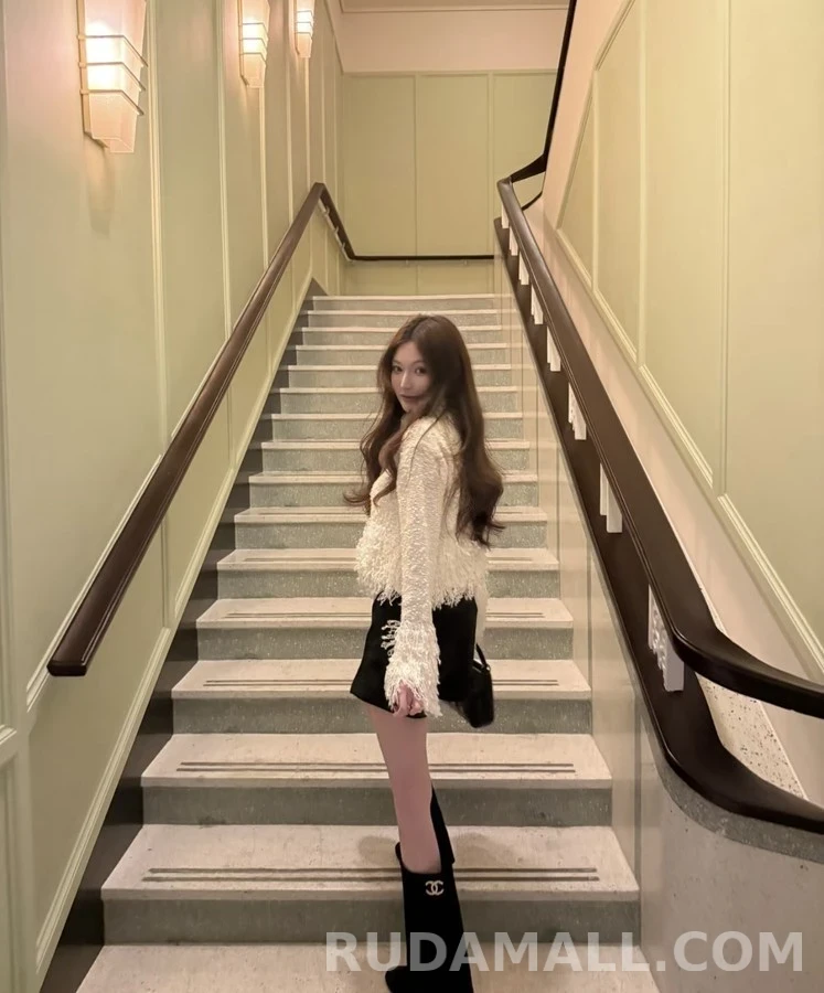 샤넬 샤넬 진주 로고 스웨이드 부츠 상세 이미지