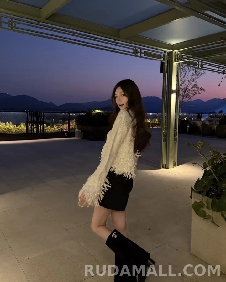 샤넬 샤넬 진주 로고 스웨이드 부츠 상세 이미지