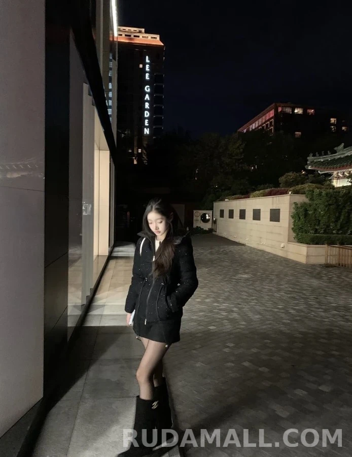 샤넬 샤넬 진주 로고 스웨이드 부츠 상세 이미지