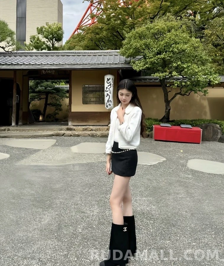 샤넬 샤넬 진주 로고 스웨이드 부츠 상세 이미지