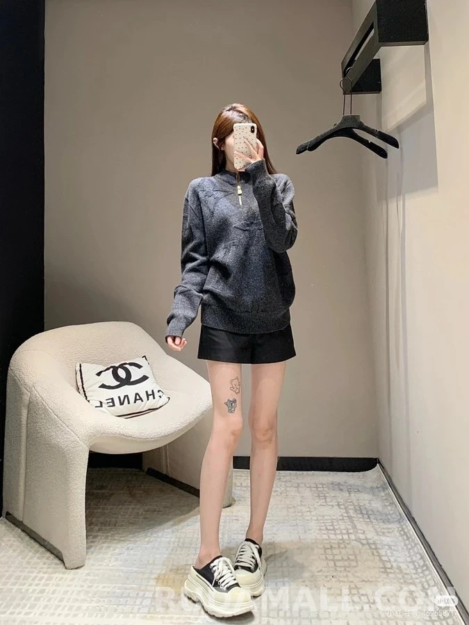 루이비통 루이비통 모노그램 자카드 하프집업 니트 상세 이미지