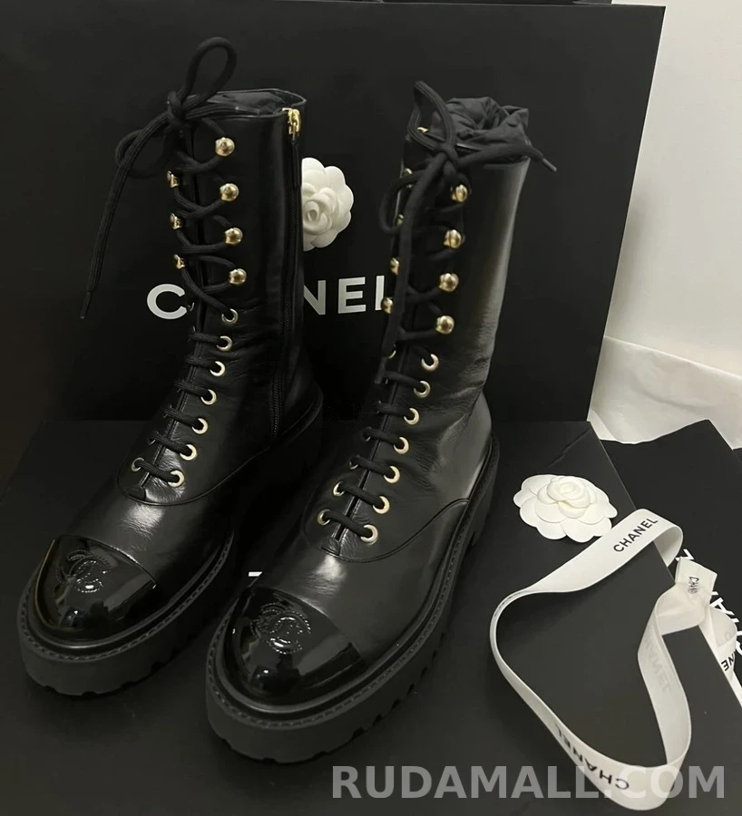 샤넬 샤넬 로고 코팅 캡토 레이스업 부츠 상세 이미지