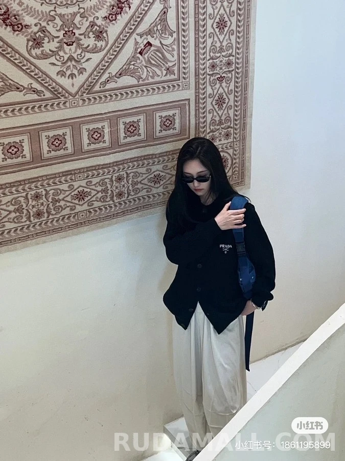 프라다 프라다 리브드 울 가디건 상세 이미지