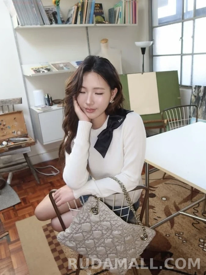 디올 디올 보우 디테일 캐시미어 스웨터 상세 이미지