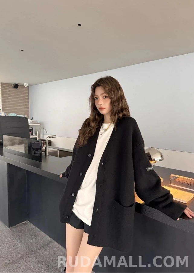 발렌시아가 발렌시아가 슬리브 패치 가디건 상세 이미지