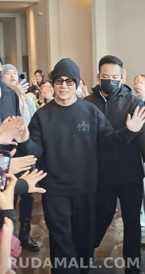 크롬하츠 크롬하츠 쓰리 크로스 맨투맨 상세 이미지