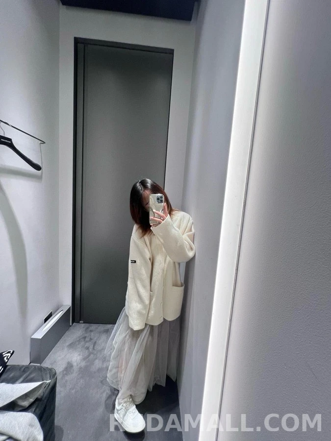 발렌시아가 발렌시아가 소매 패치 가디건 상세 이미지