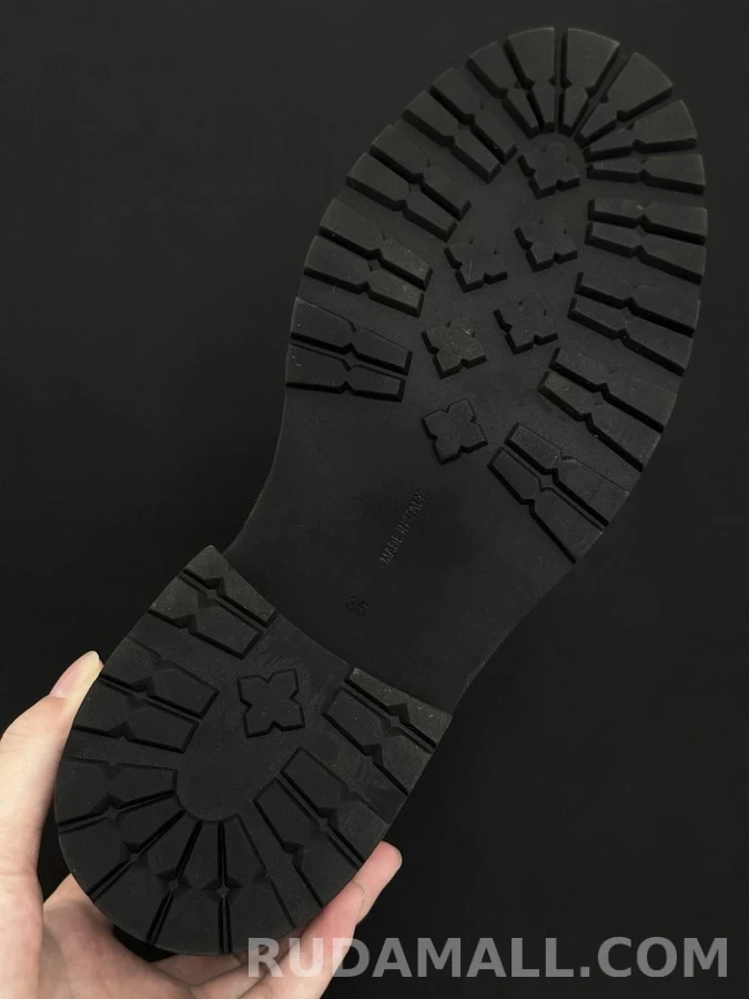 더로우 더로우 스웨이드 전면 지퍼 앵클 부츠 상세 이미지