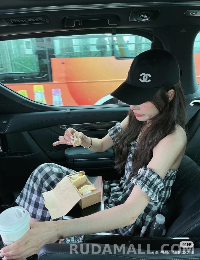 샤넬 샤넬 더블 C 로고 볼캡 상세 이미지