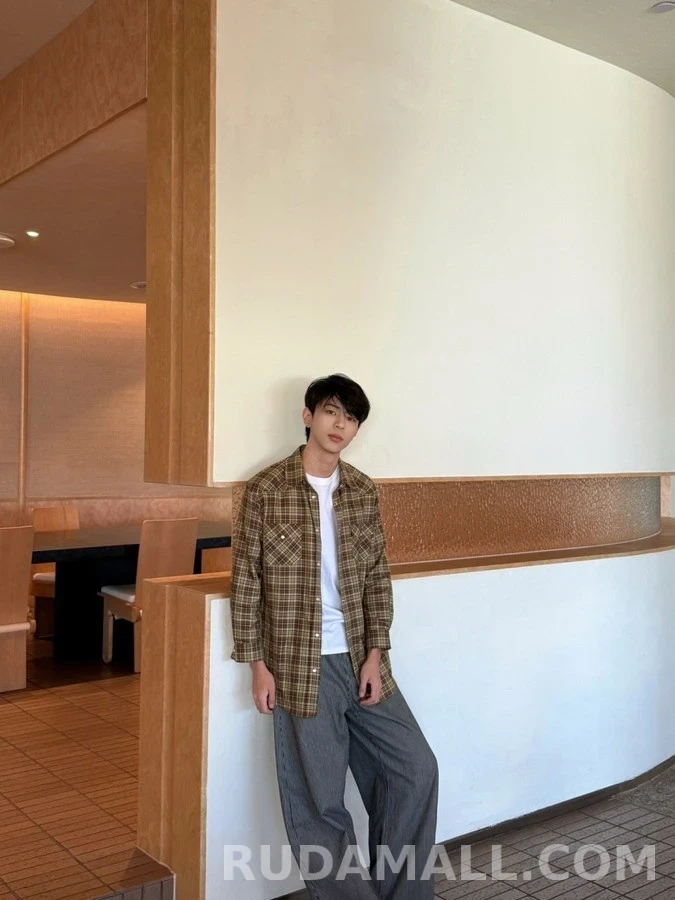 미우미우 미우미우 체크 패턴 루즈핏 셔츠 상세 이미지
