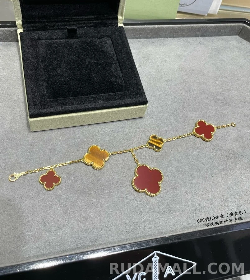 반클리프 아펠 반 클리프 아펠 알함브라 파이브 모티브 브레이슬릿 상세 이미지
