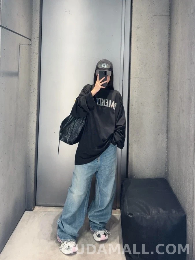 발렌시아가 발렌시아가 테이프 그래피티 로고 긴팔 티셔츠 상세 이미지