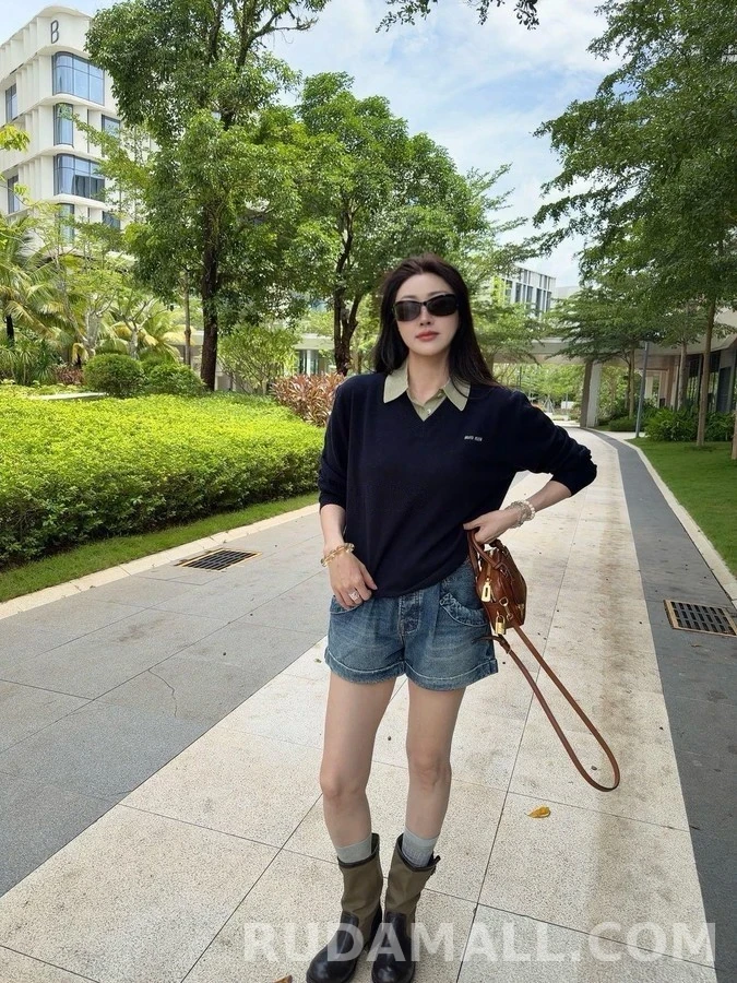 미우미우 미우미우 로고 겹침 칼라 니트 상세 이미지