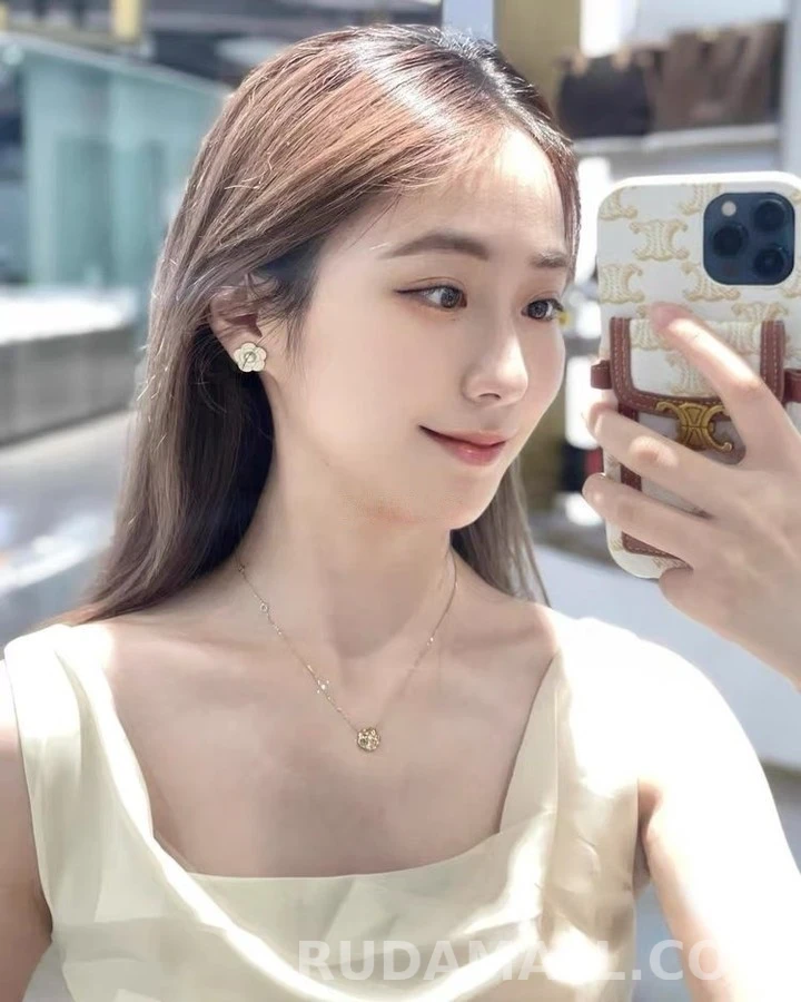 샤넬 샤넬 산차화 다이아몬드 목걸이 상세 이미지