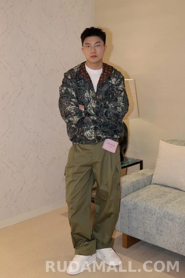 루이비통 루이비통 가죽 포켓 카고 팬츠 상세 이미지
