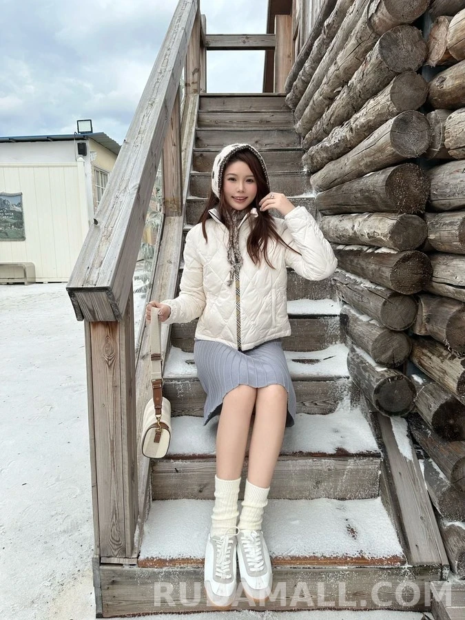 버버리 버버리 플래드 퀼팅 엠블럼 패딩 상세 이미지