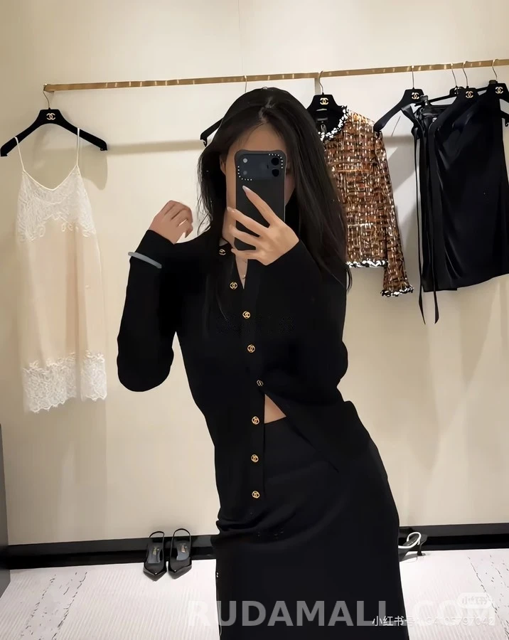 샤넬 샤넬 더블 C 금장 버튼 골지 가디건 상세 이미지
