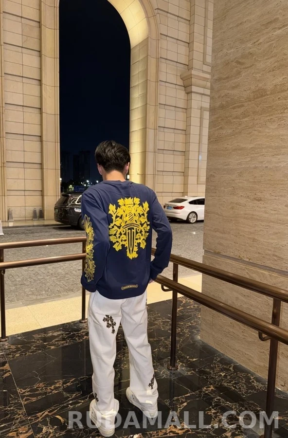 크롬하츠 크롬하츠 대거 크레스트 긴팔 티셔츠 상세 이미지