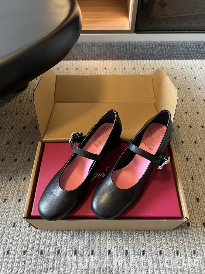 로저 비비에 로저비비에 수정 버클 메리 제인 펌프스 상세 이미지