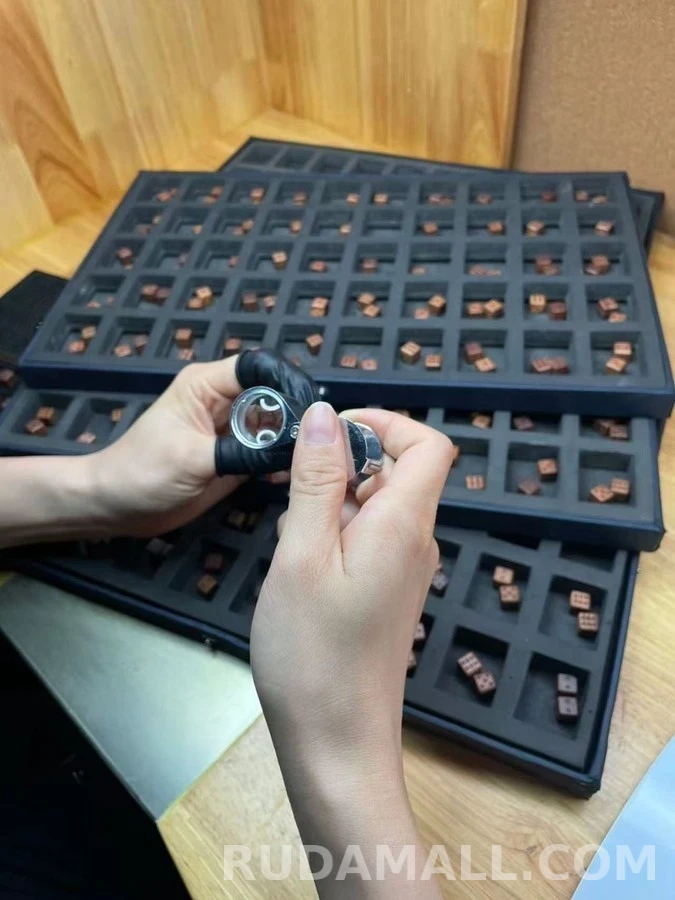 로로피아나 로로피아나 우드 주사위 목걸이 상세 이미지