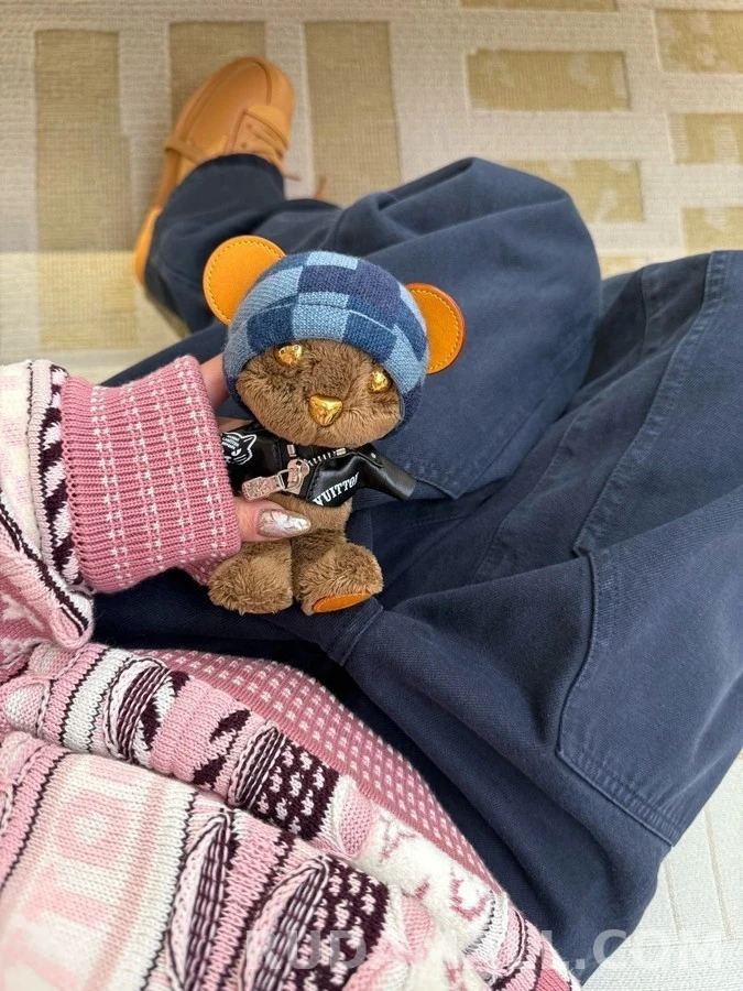 루이비통 루이비통 Louis Bear 체크 비니 라이더 키링 상세 이미지