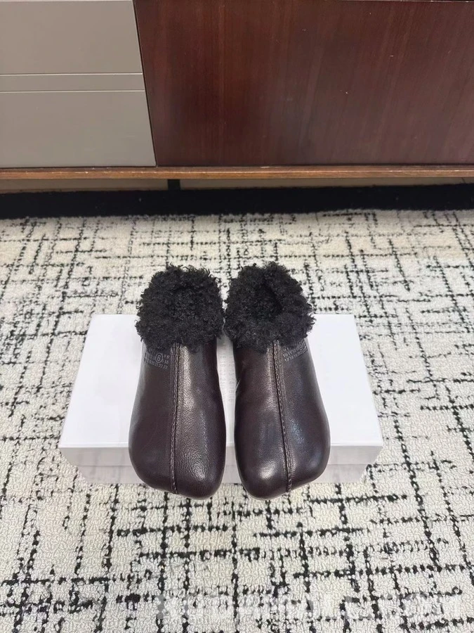 메종 마르지엘라 메종마르지엘라 빵 모양 퍼 슬리퍼 상세 이미지