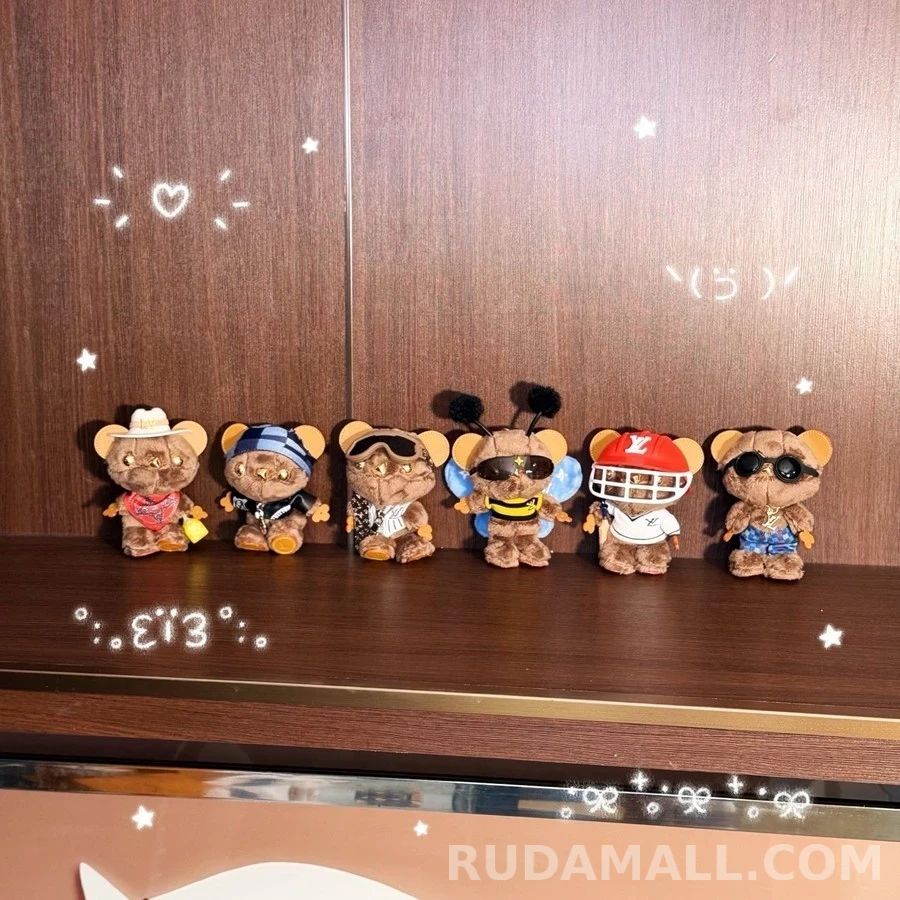 루이비통 루이비통 루이 베어 백 참 상세 이미지