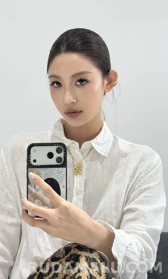 샤넬 샤넬 로고 이어링 상세 이미지