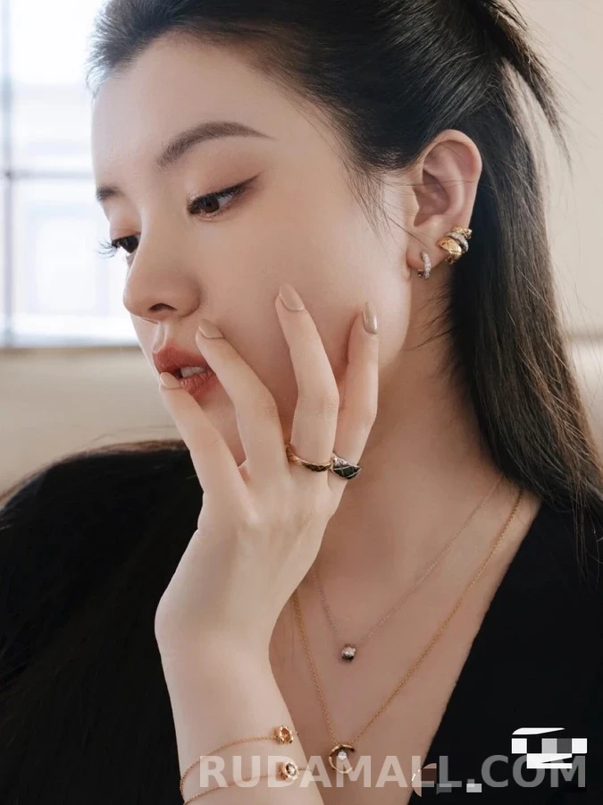 샤넬 샤넬 C 이니셜 퀼팅 펜던트 목걸이 상세 이미지