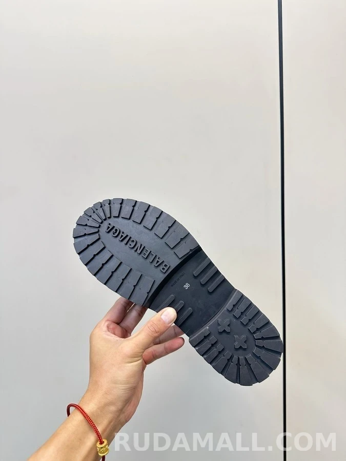 발렌시아가 발렌시아가 복고풍 버클 부츠 상세 이미지