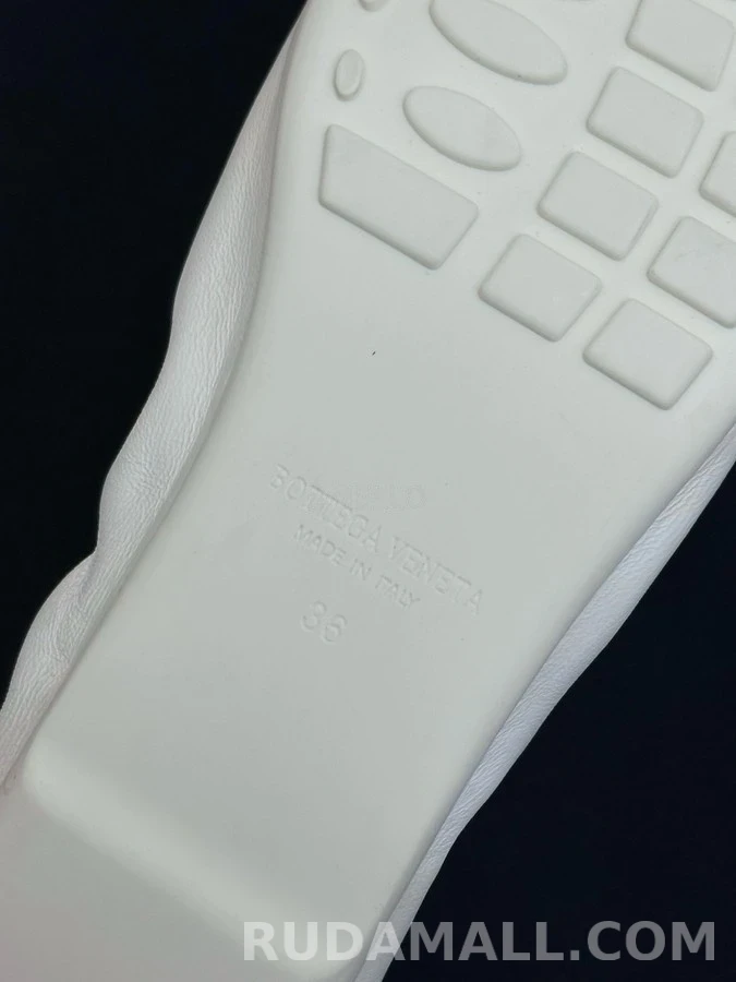 보테가베네타 보테가 베네타 플리츠 노트 플랫 상세 이미지